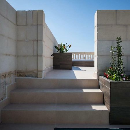 Julesy'S Bnb Cospicua Extérieur photo