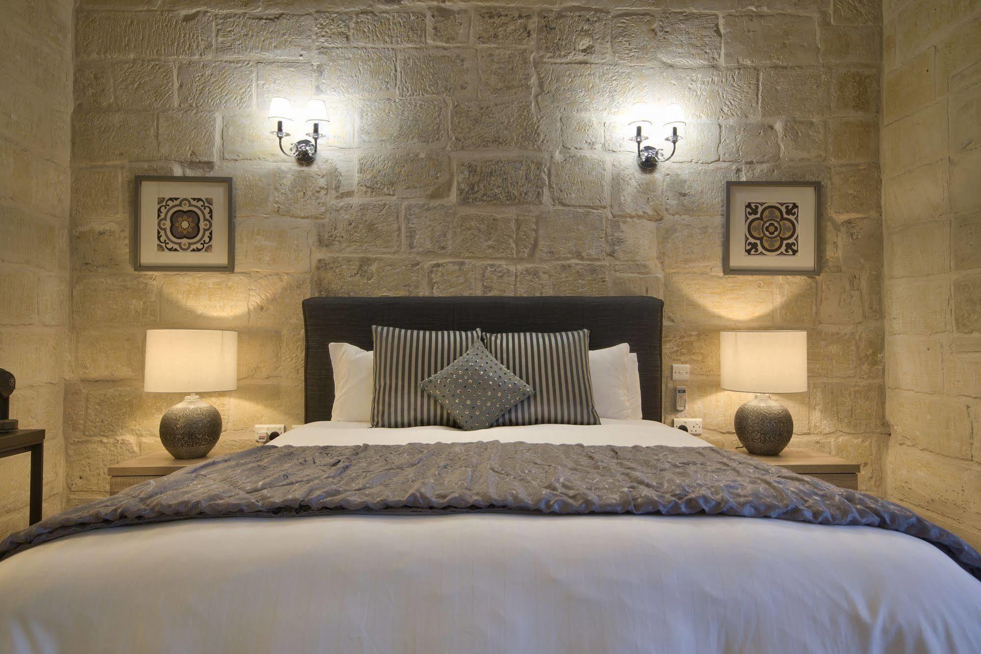 Julesy'S Bnb Cospicua Extérieur photo